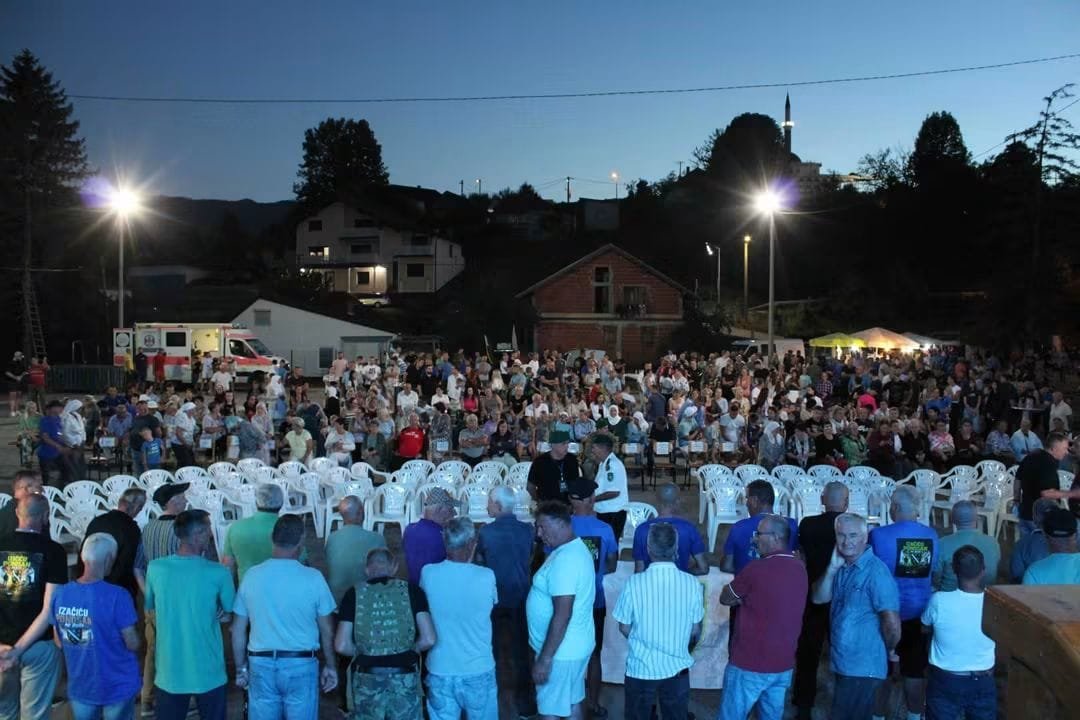 Mještani na manifestaciji Izačiću, ponosan mi budi 2026.
